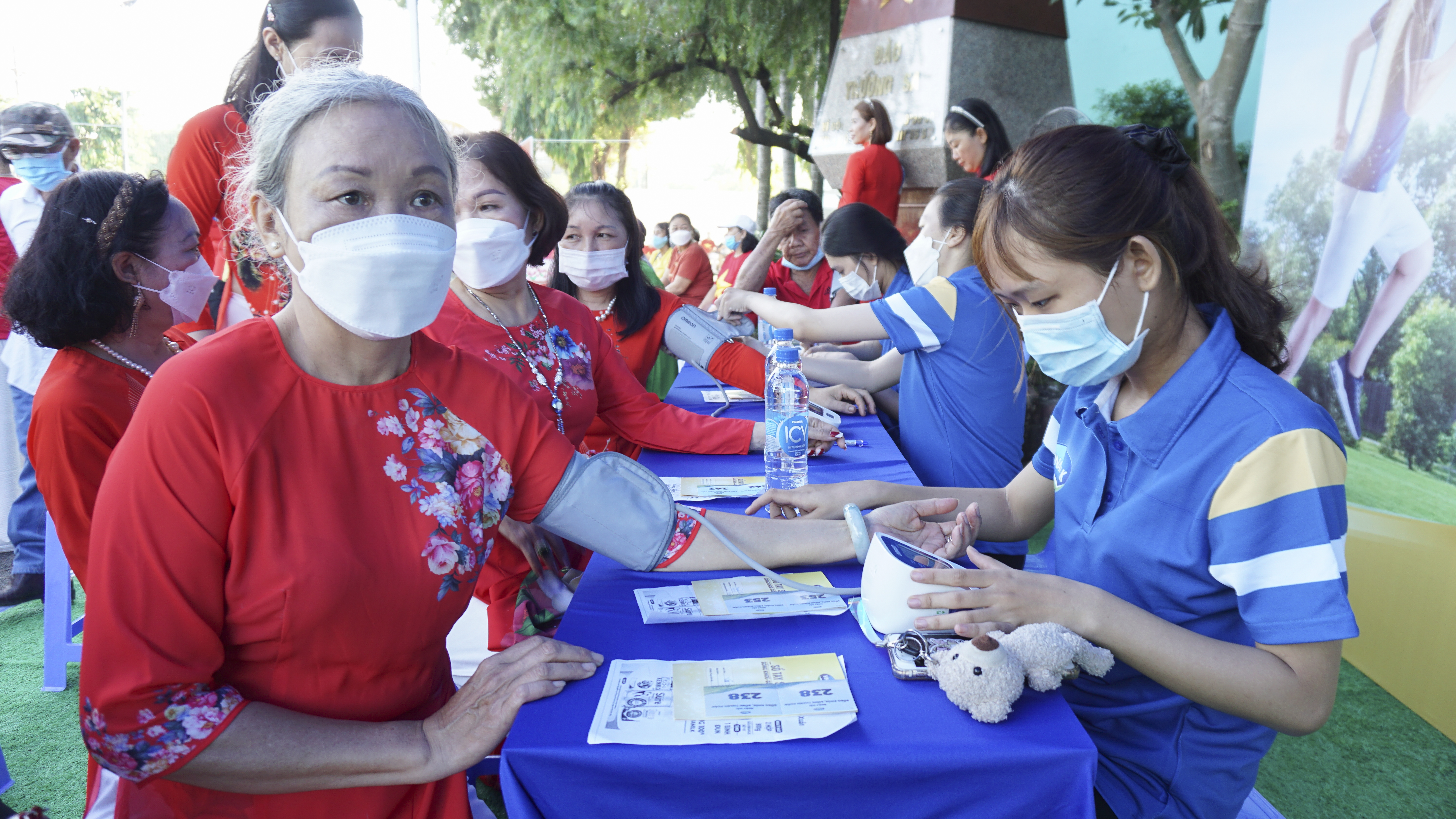 “Sống khỏe, sống thanh xuân” - chuỗi hoạt động chăm sóc sức khỏe thiết thực dành cho người cao tuổi sau đại dịch