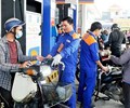 Ngày mai giá xăng tiếp tục lập kỷ lục mới vượt 32.000 đồng/lít