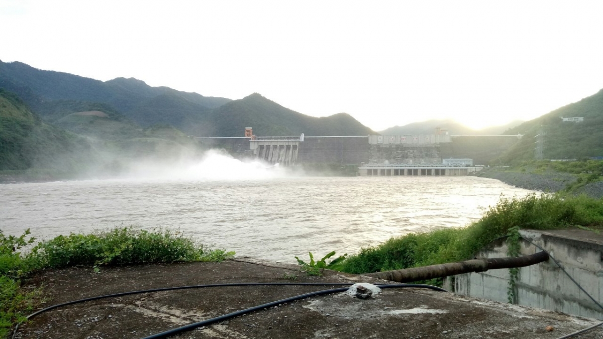 Thủy điện Hoà Bình và Sơn La đóng thêm cửa xả đáy