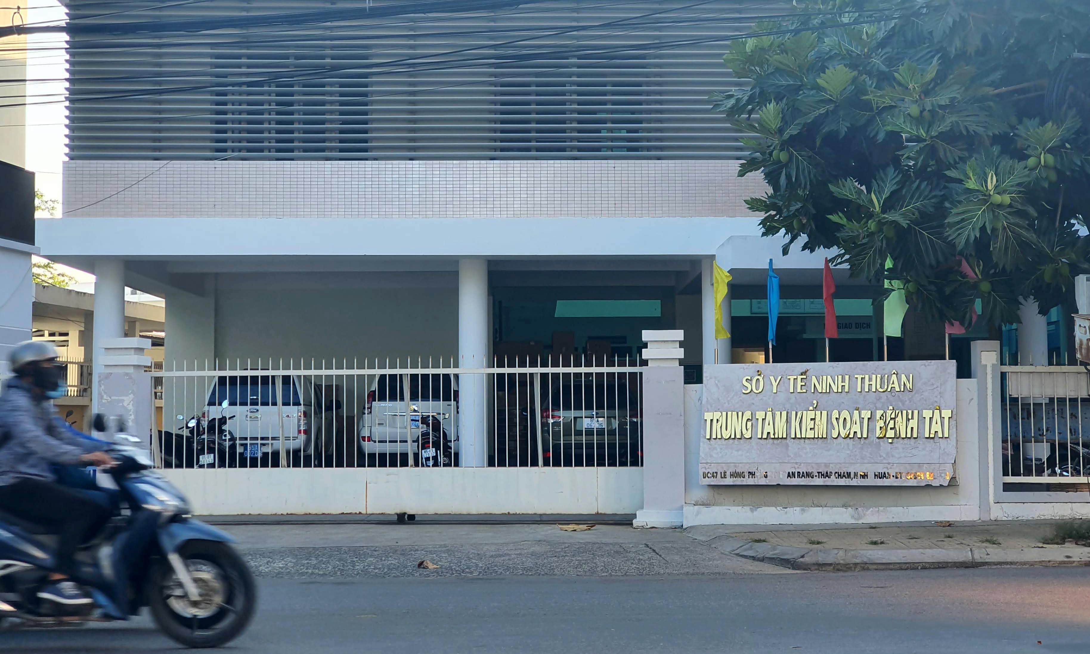 CDC Ninh Thuận bị điều tra khi mua kít xét nghiệm Covid-19 công ty Việt Á