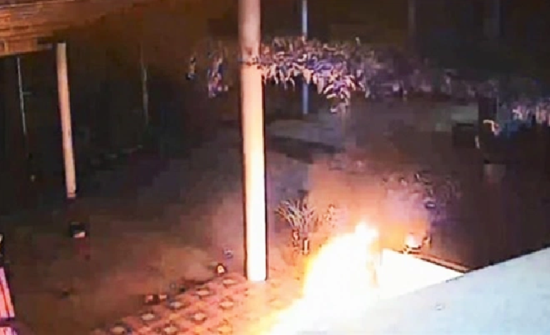 Bắt khẩn cấp 3 người ném bom xăng vào nhà người dân ở Bình Định