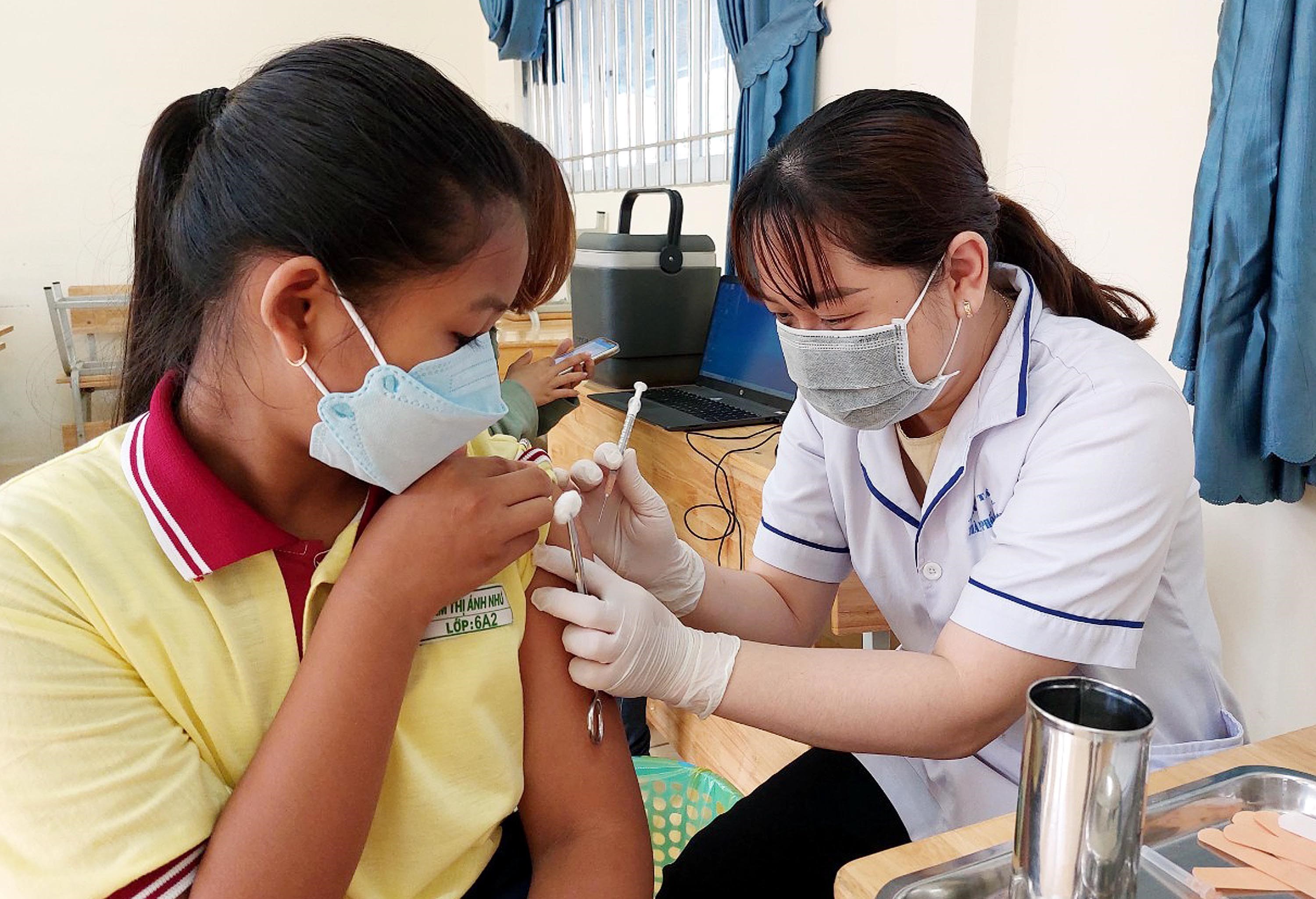 Sóc Trăng thu hồi thông báo “lạ” về tiêm vaccine phòng chống Covid-19