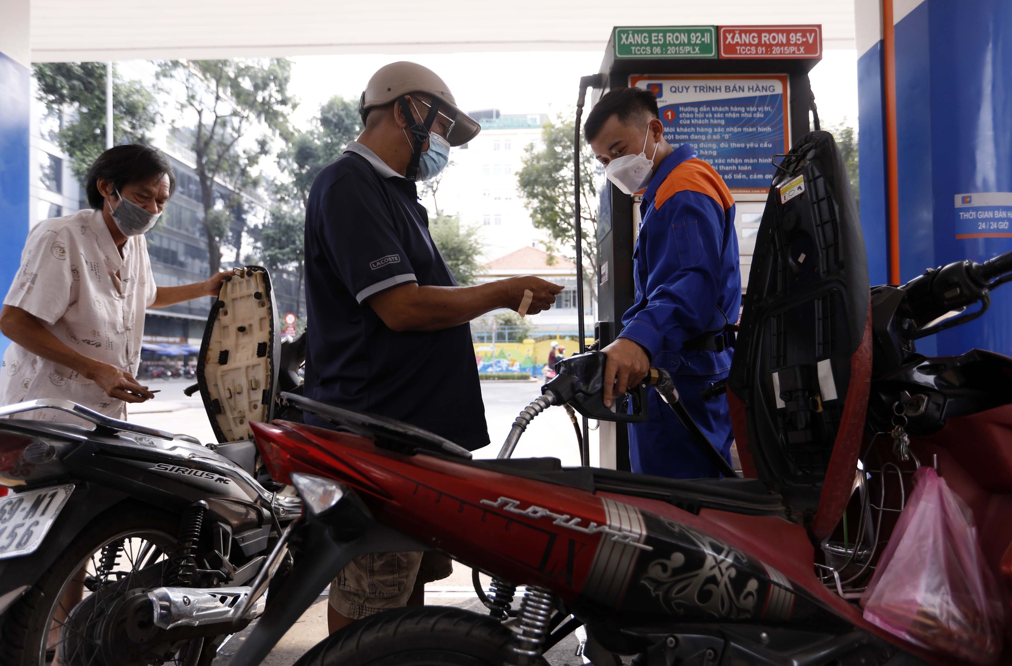 VCCI đề nghị nghiên cứu bỏ thuế tiêu thụ đặc biệt với xăng