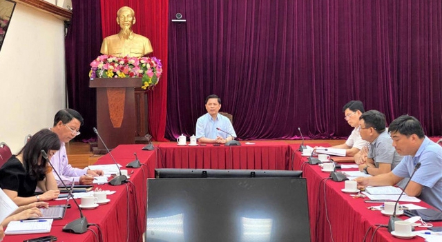 Tiếp tục giảm phí, lệ phí, chia sẻ rủi ro, gánh nặng cho doanh nghiệp vận tải