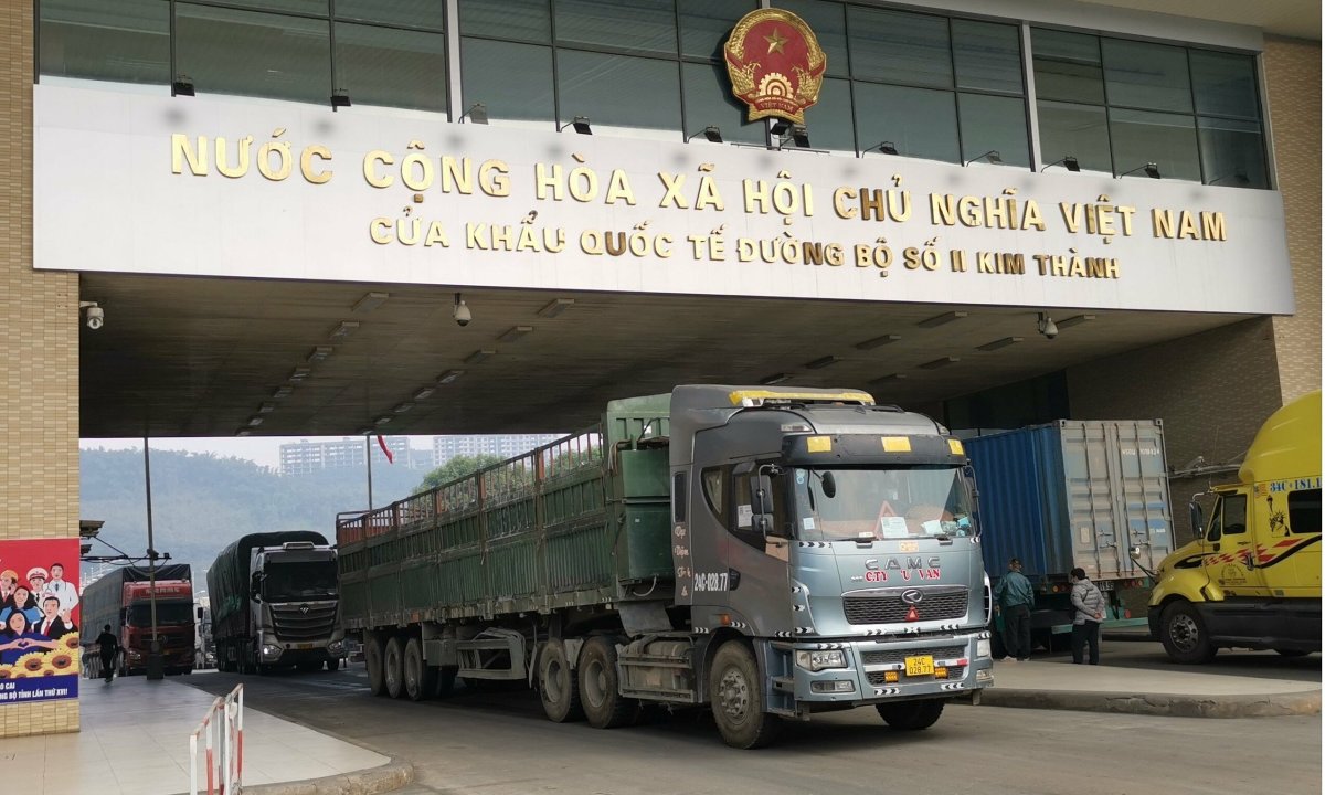 Trung Quốc thí điểm nhập khẩu trái cây qua cửa khẩu Kim Thành II