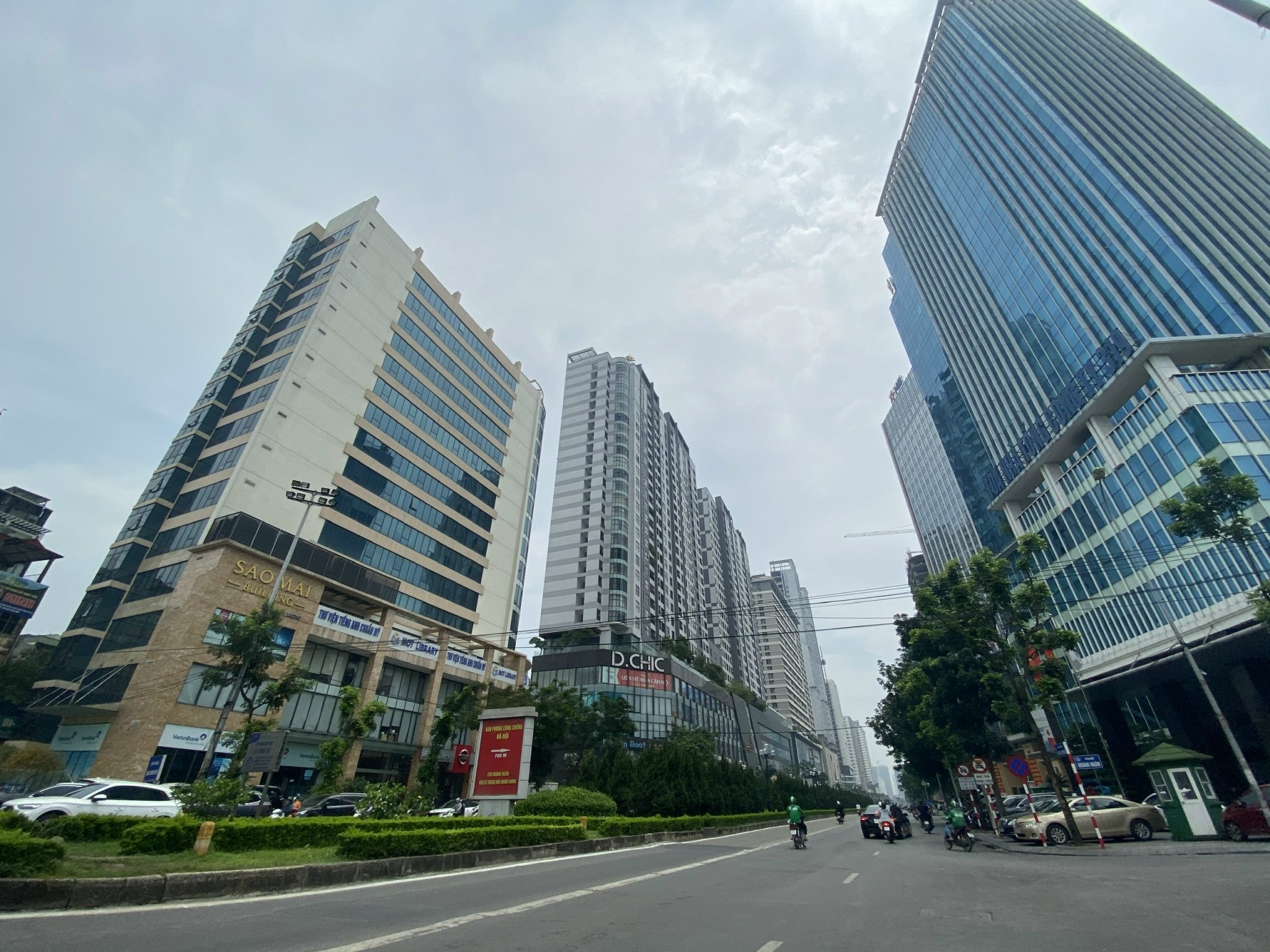 Thêm nhiều dự án nâng tầng, tăng mật độ vượt thẩm quyền, “băm nát” quy hoạch đường Lê Văn Lương