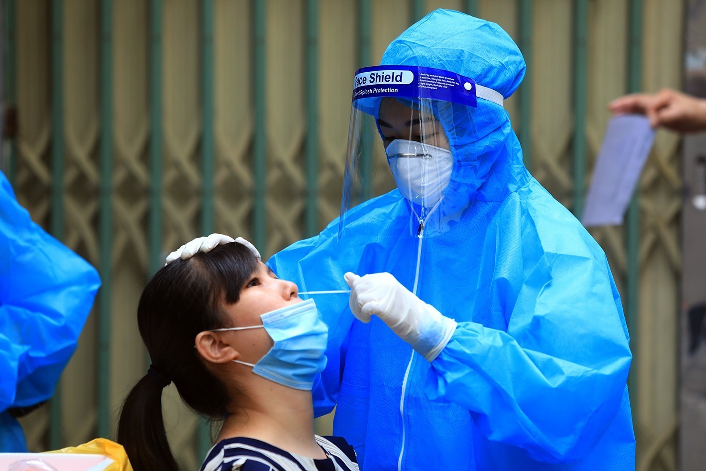 Bộ Y tế đề nghị các đơn vị báo cáo tình hình nhân viên y tế xin thôi việc