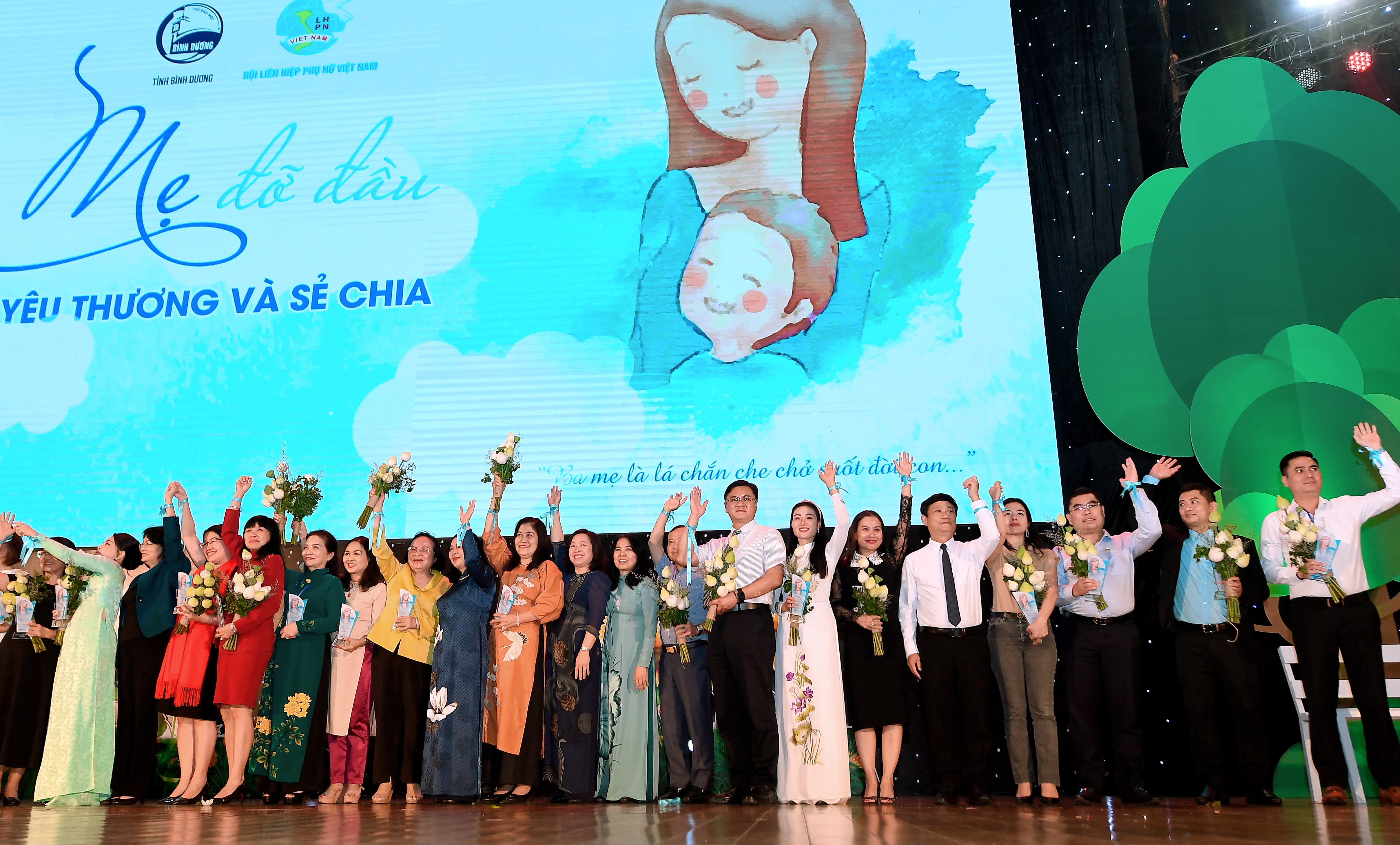 Tập đoàn Bất động sản An Gia hỗ trợ 1 tỷ đồng cho chương trình Mẹ đỡ đầu - Yêu thương và chia sẻ