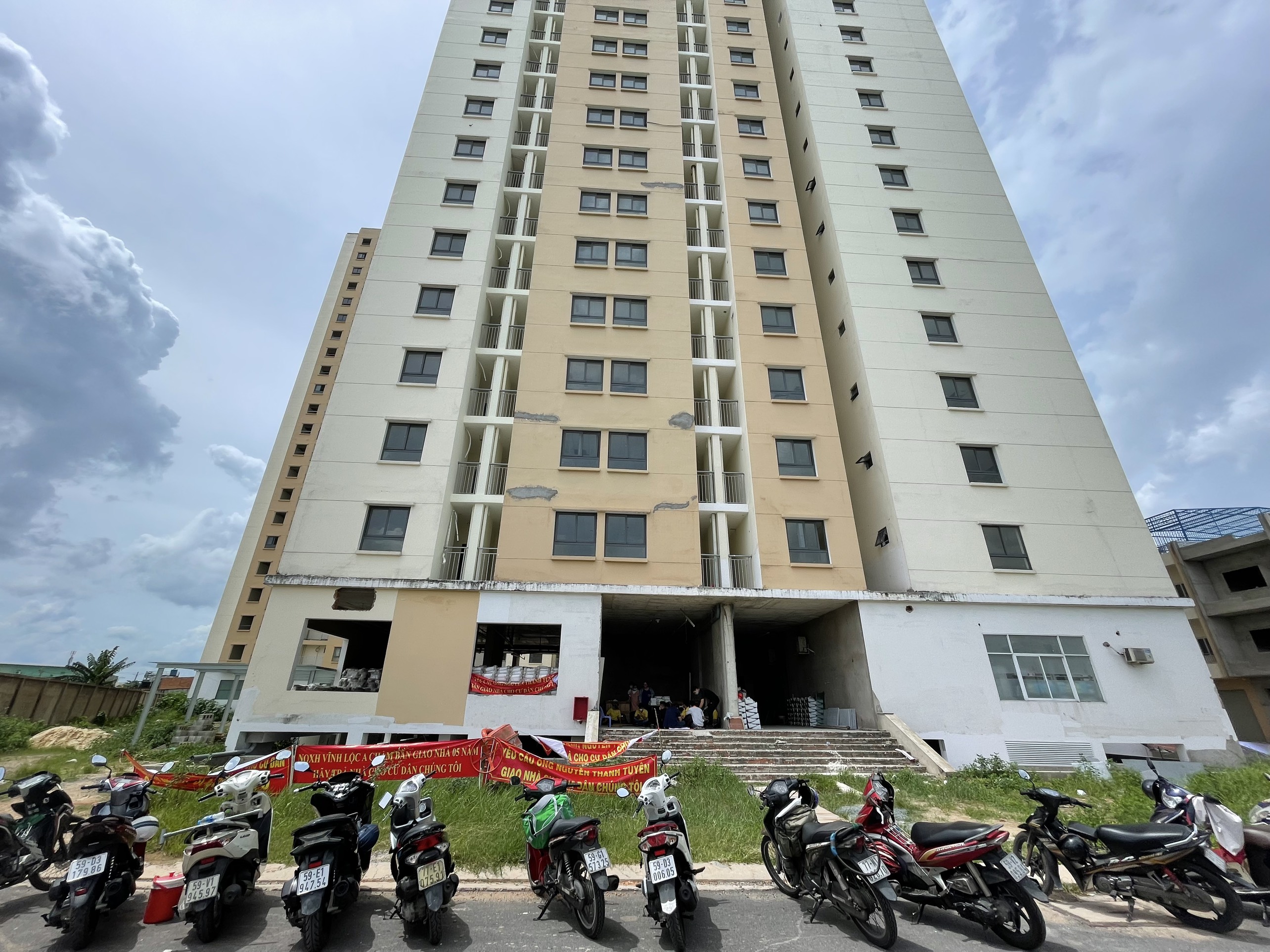 TP.HCM Khách hàng “khóc ròng” vì mua dự án nhà ở xã hội Vĩnh Lộc Dgold đợi chờ 3 năm chưa nhận được nhà