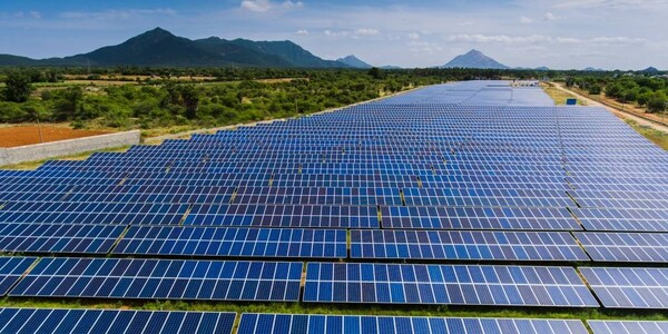 Bộ Công Thương kiến nghị tiếp tục triển khai các dự án về phát triển điện mặt trời, điện khí LNG đến năm 2030