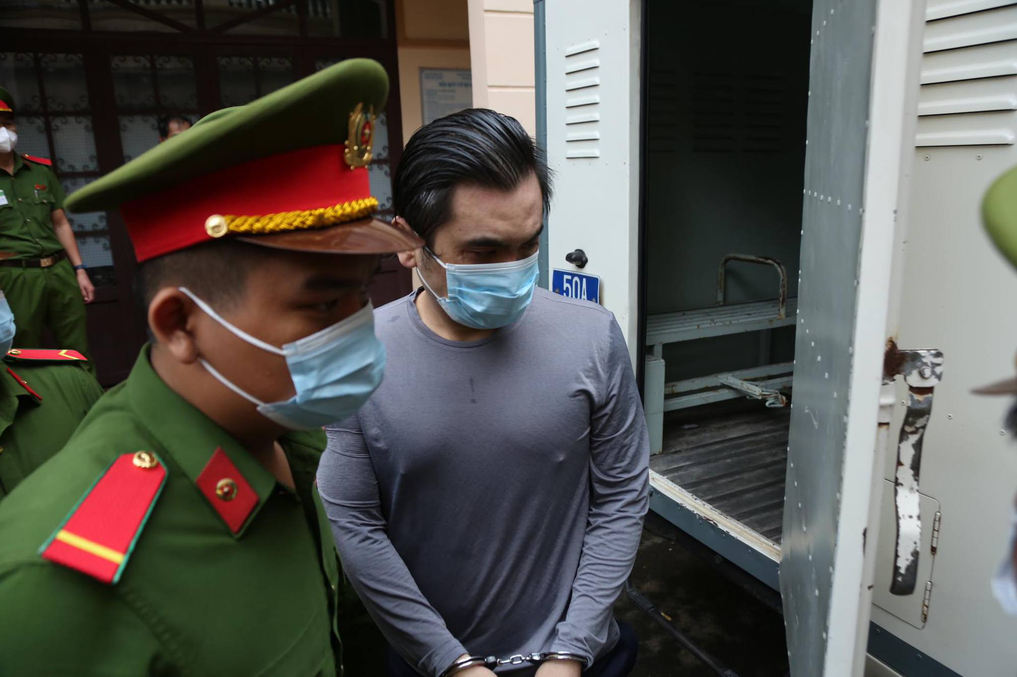 Hôm nay (127), xét xử sơ thẩm lần 2 vụ tài xế Mercedes tông nữ tiếp viên hàng không