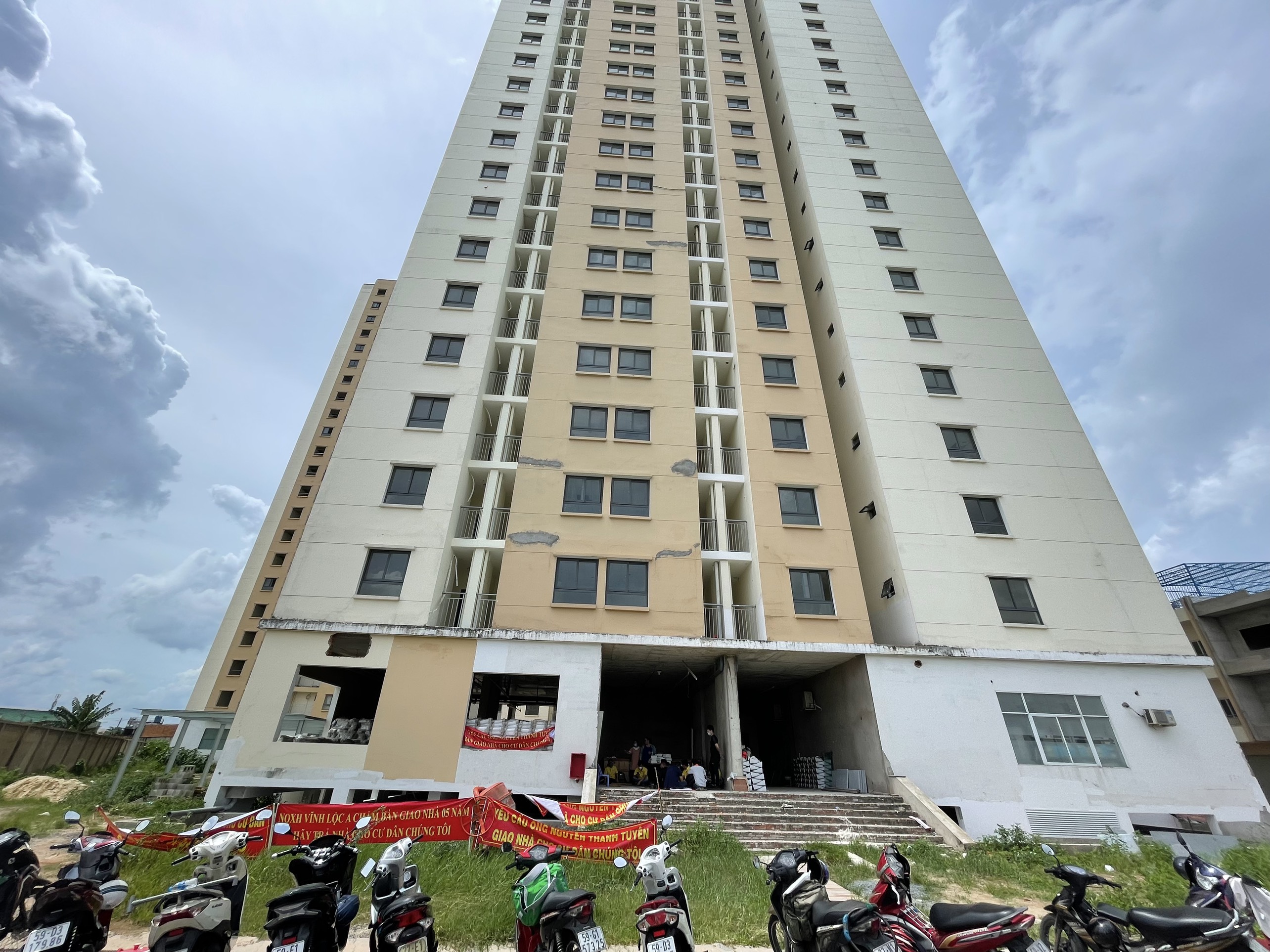 Sau lùm xùm khách hàng đòi nhà tại dự án Vĩnh Lộc Dgold Chủ đầu tư hứa giao nhà trước Tết Nguyên Đán 2023