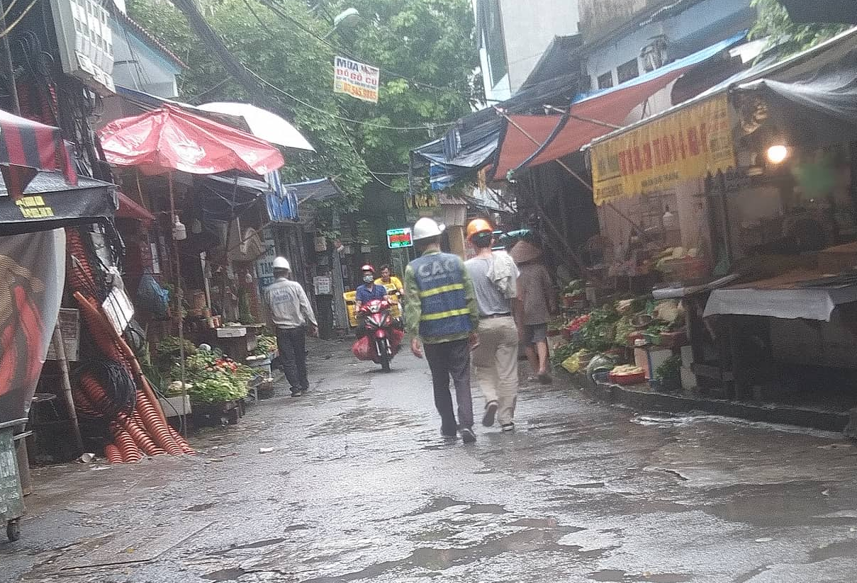 Vì sao xăng giảm 3.000 đồnglít, nhiều mặt hàng thiết yếu vẫn chưa chịu hạ nhiệt