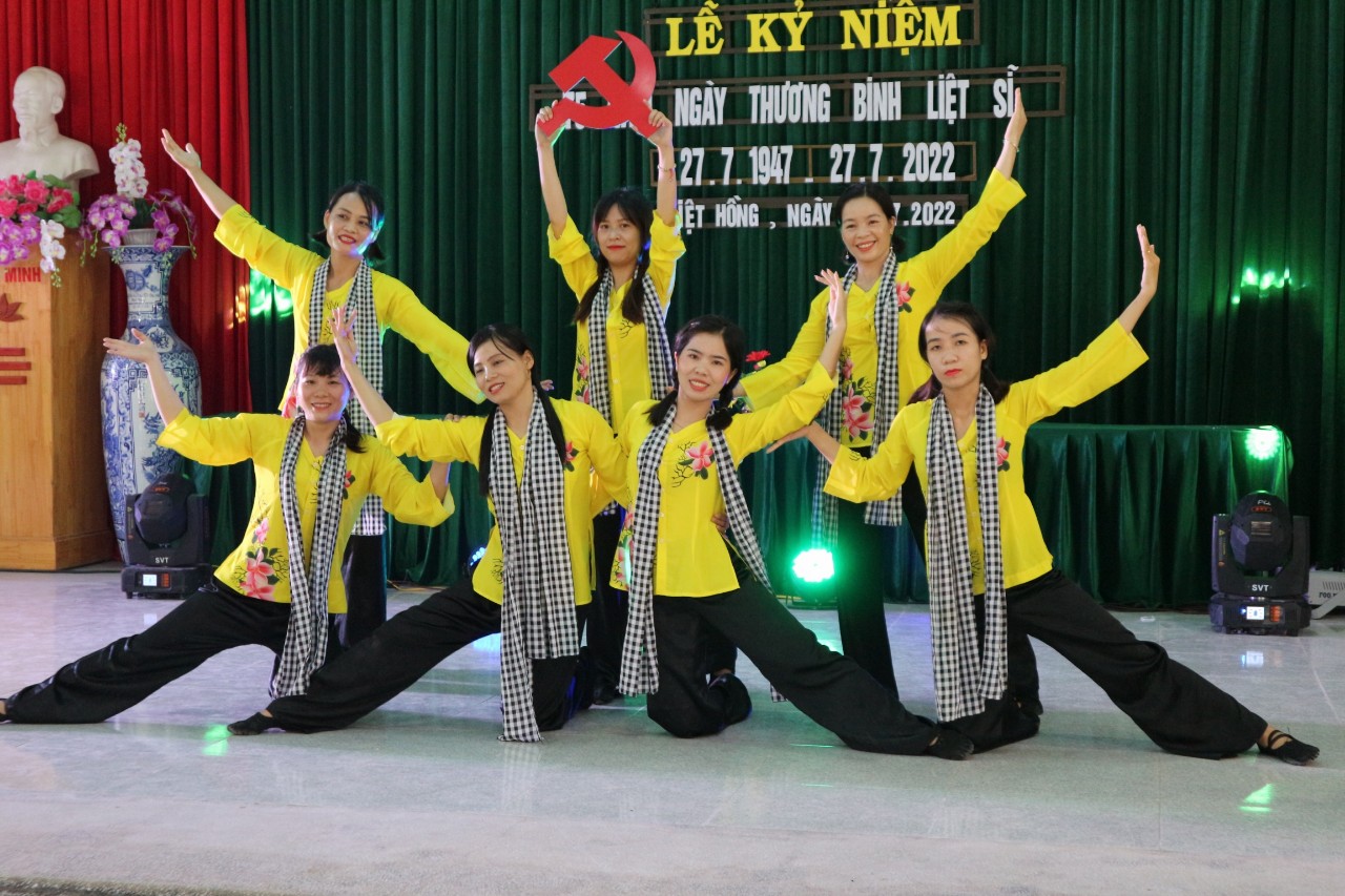 Hải Dương UBND xã Việt Hồng tổ chức lễ kỷ niệm 75 năm ngày Thương binh - Liệt sỹ