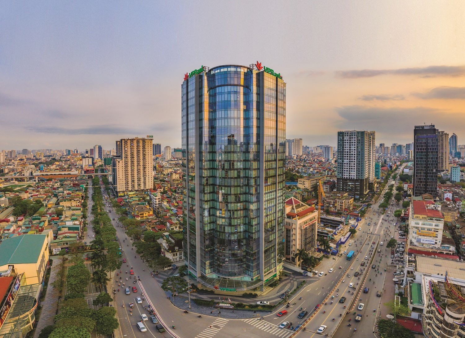 VPBank Tiềm ẩn khó khăn kinh tế, nhưng có cơ sở duy trì kế hoạch 2022