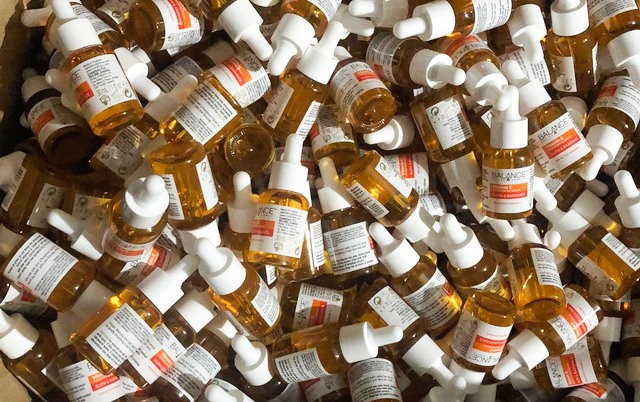 Sản phẩm mỹ phẩm không đạt tiêu chuẩn, chưa được cấp phép tràn lan trên thị trường