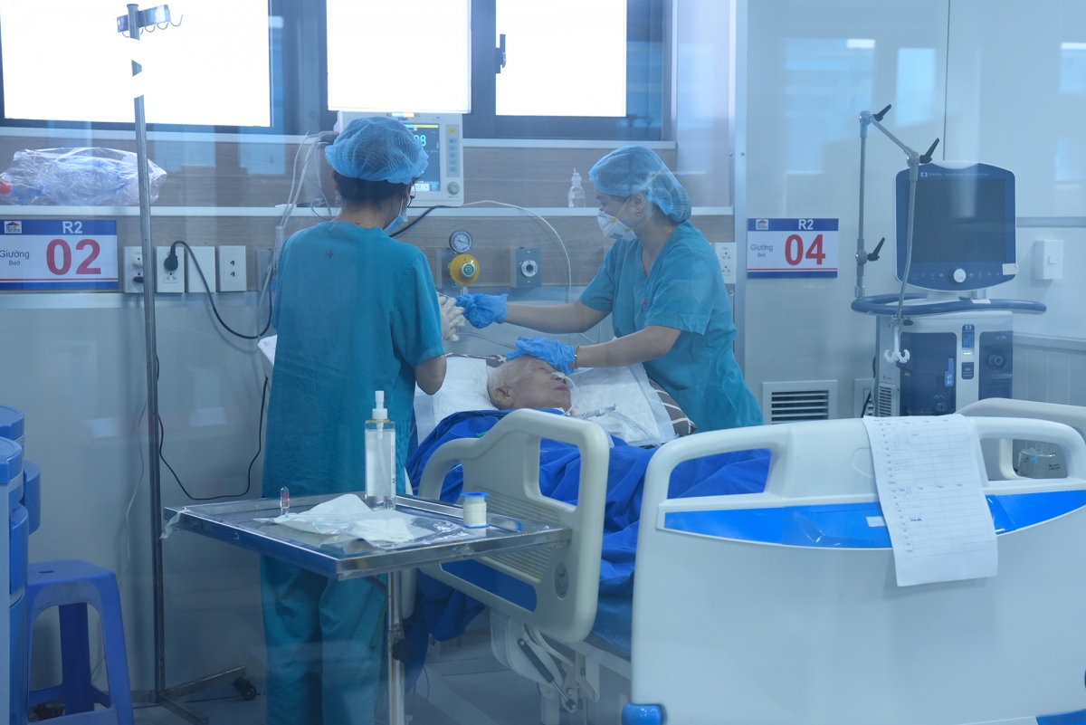 Ngày 48, cả nước có 2.012 ca mắc COVID-19 mới, Hải Phòng bổ sung thêm 402.830 F0