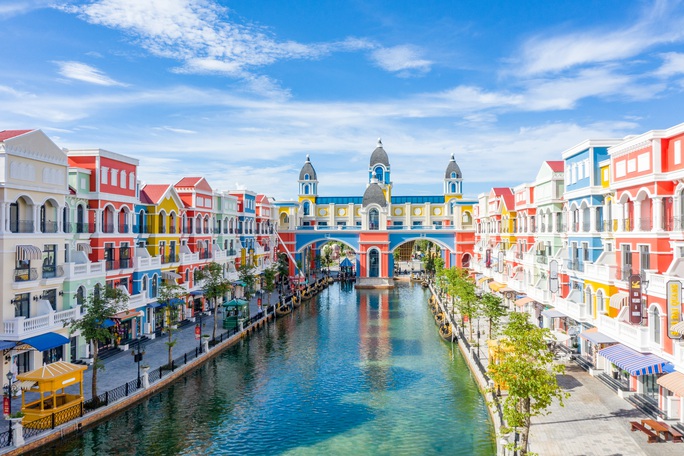 Đề nghị xem xét chính sách miễn phí tham quan tại các điểm du lịch