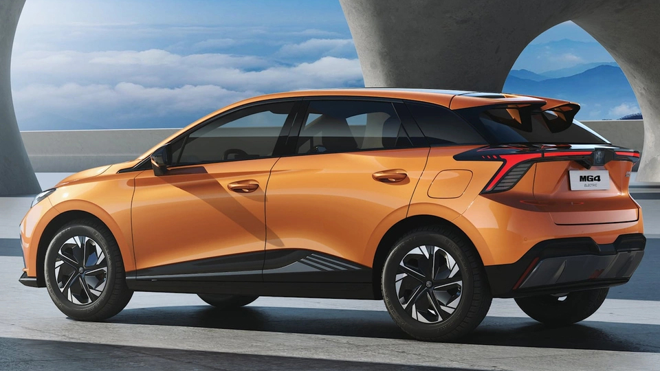MG trình làng xe điện giá rẻ, có thể đi được tối đa 450 km trong một lần sạc