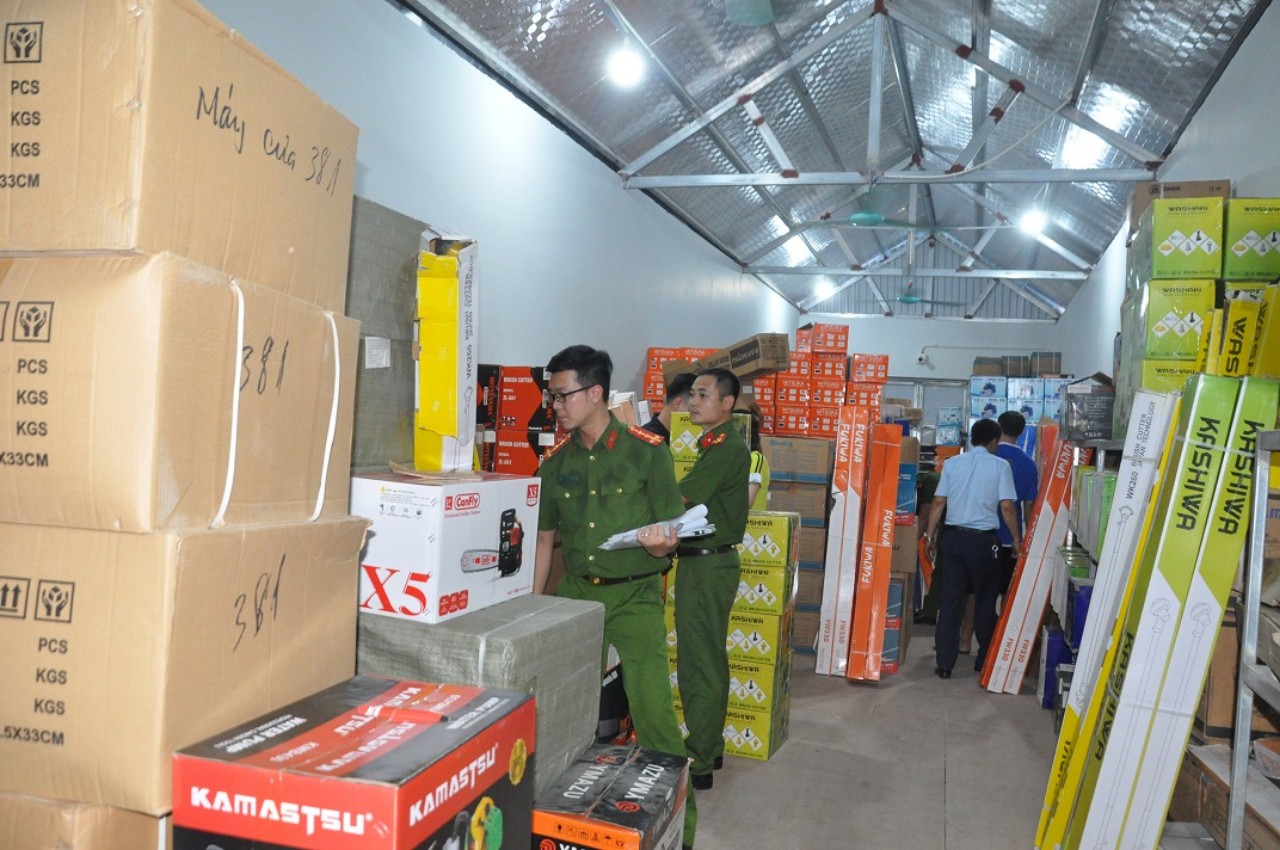 Hải Dương Phát hiện khoảng 20 tấn hàng hóa không rõ nguồn gốc xuất xứ tại Công ty Thành Đạt HD