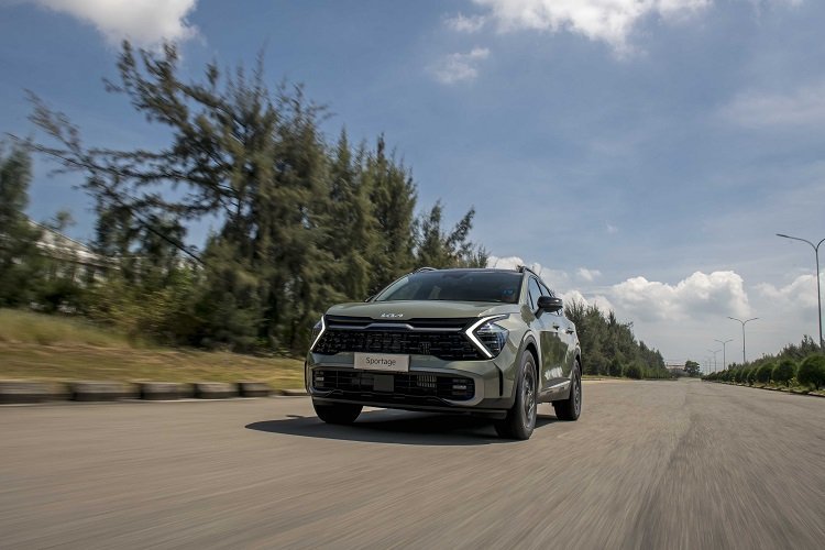 Tân binh KIA Sportage 2022 tiếm ngôi vương phân khúc sau tháng đầu tiên mở bán