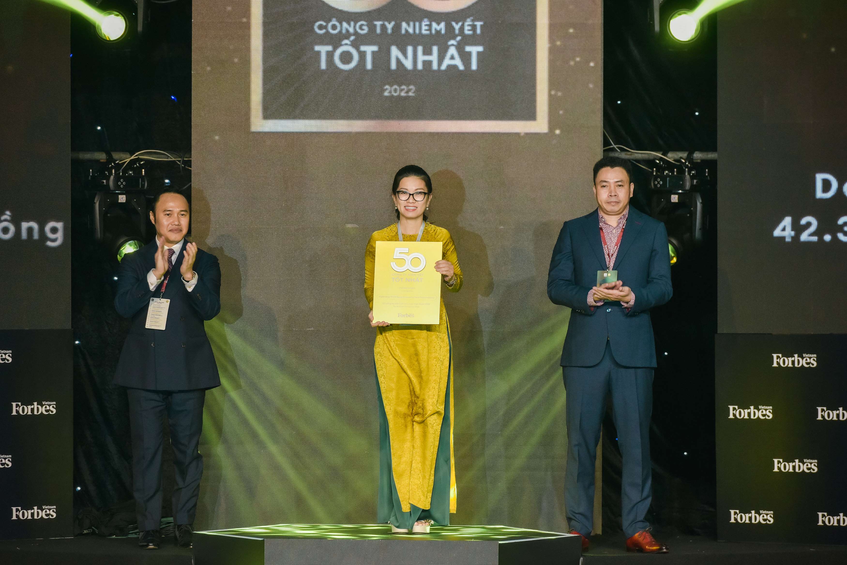 Vietcombank – ngân hàng duy nhất 10 lần liên tục được vinh danh Top 50 công ty niêm yết tốt nhất Việt Nam