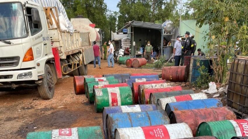 Bà Rịa- Vũng Tàu Xử phạt 230 triệu đồng chủ cơ sở tái chế nhớt thải trái phép