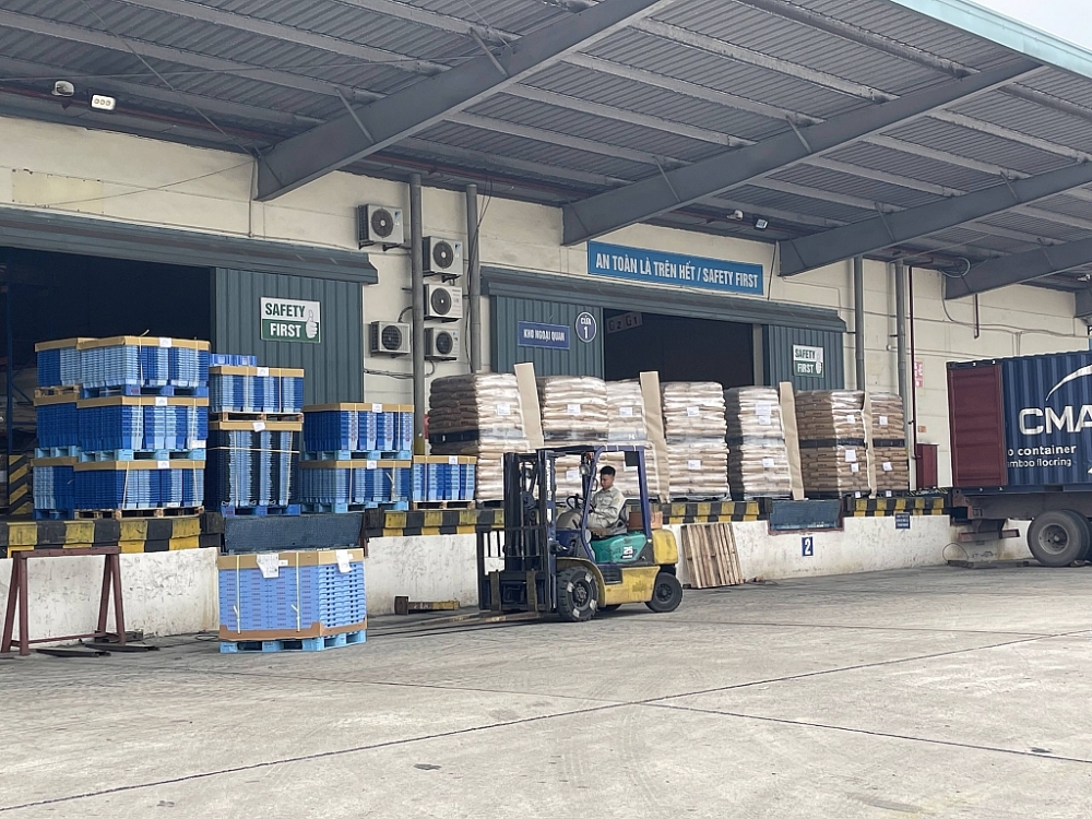 Siết chặt công tác quản lý, giám sát hàng hóa gửi kho ngoại quan