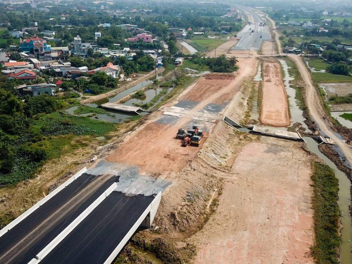 Hoàn thành giải phóng mặt bằng cao tốc Bến Lức-Long Thành trước ngày 308