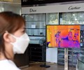 Đo thân nhiệt tại cửa khẩu để giám sát phát hiện sớm bệnh đậu mùa khỉ 
