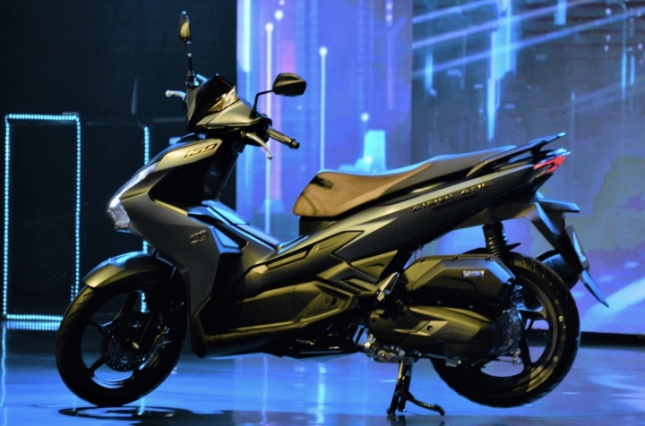 Xe máy ồ ạt đổ về Việt Nam qua kênh đại lý