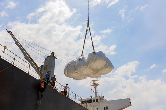 Xuất khẩu gạo khởi sắc, 8 tháng đạt 2,3 tỷ USD