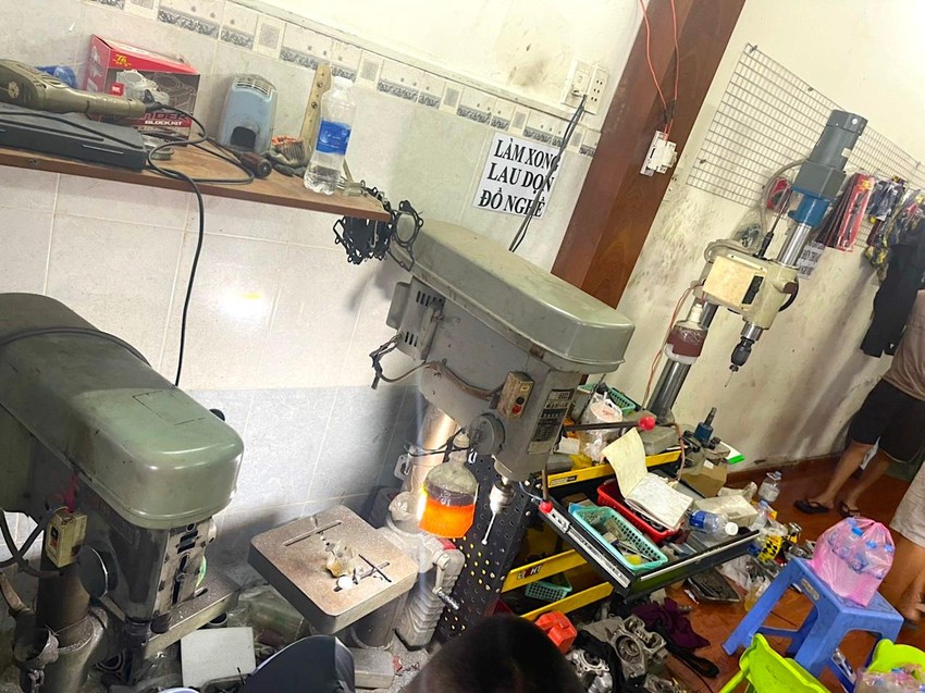 Công an TP.HCM đột kích hàng loạt cửa hàng sửa chữa xe máy dịp lễ 29