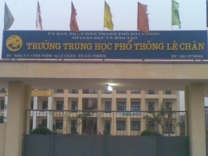 Yêu cầu trường học hoàn lại tiền vận động xây trạm biến áp 