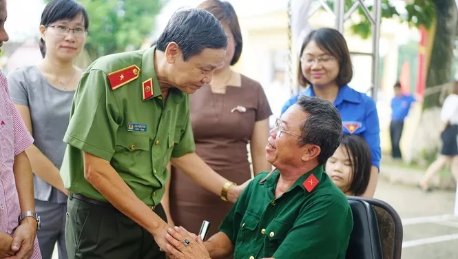 Các khoản hỗ trợ được chi trả trực tiếp cho người có công với cách mạng có hiệu lực từ 59