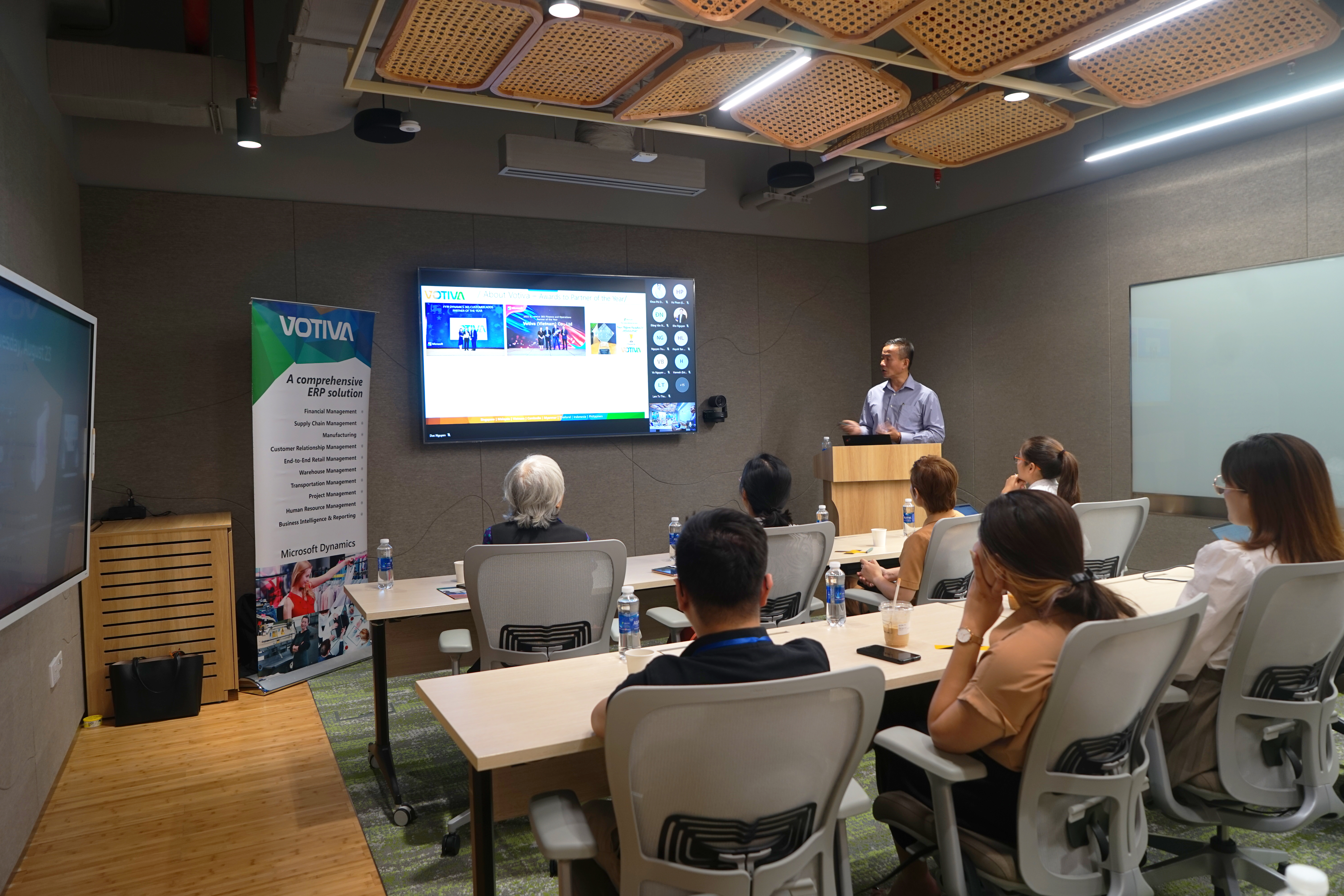 Hội thảo “Đổi mới bán lẻ khai phá tiềm năng bán lẻ đa kênh”