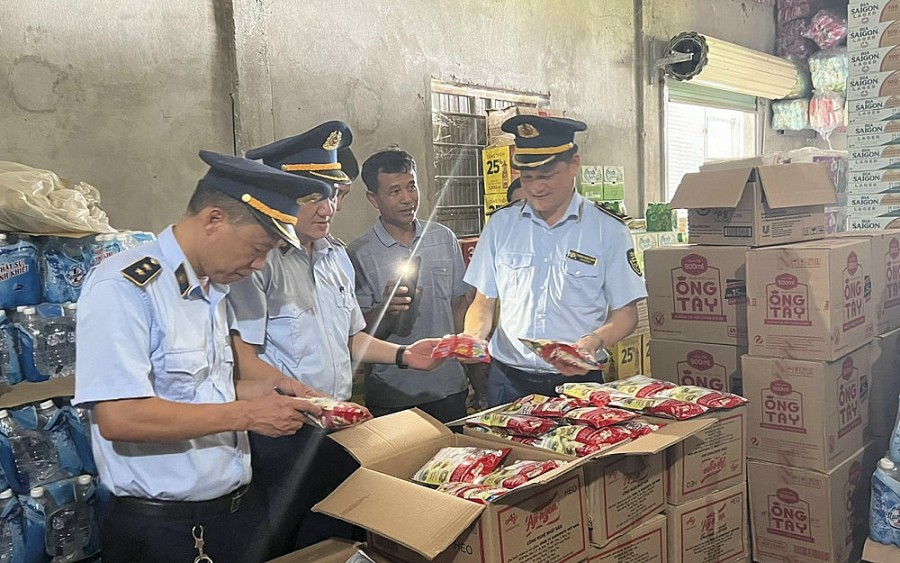 Hà Tĩnh Giả mạo nhãn hiệu Aji-ngon, một cơ sở kinh doanh bị phạt 16 triệu đồng