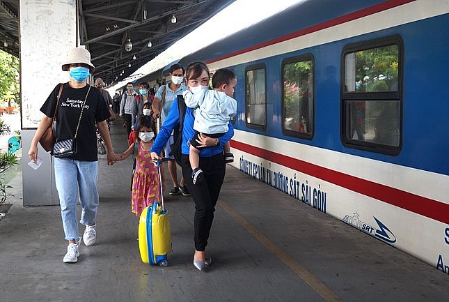 Đường sắt giảm giá vé tàu tập thể để thu hút khách