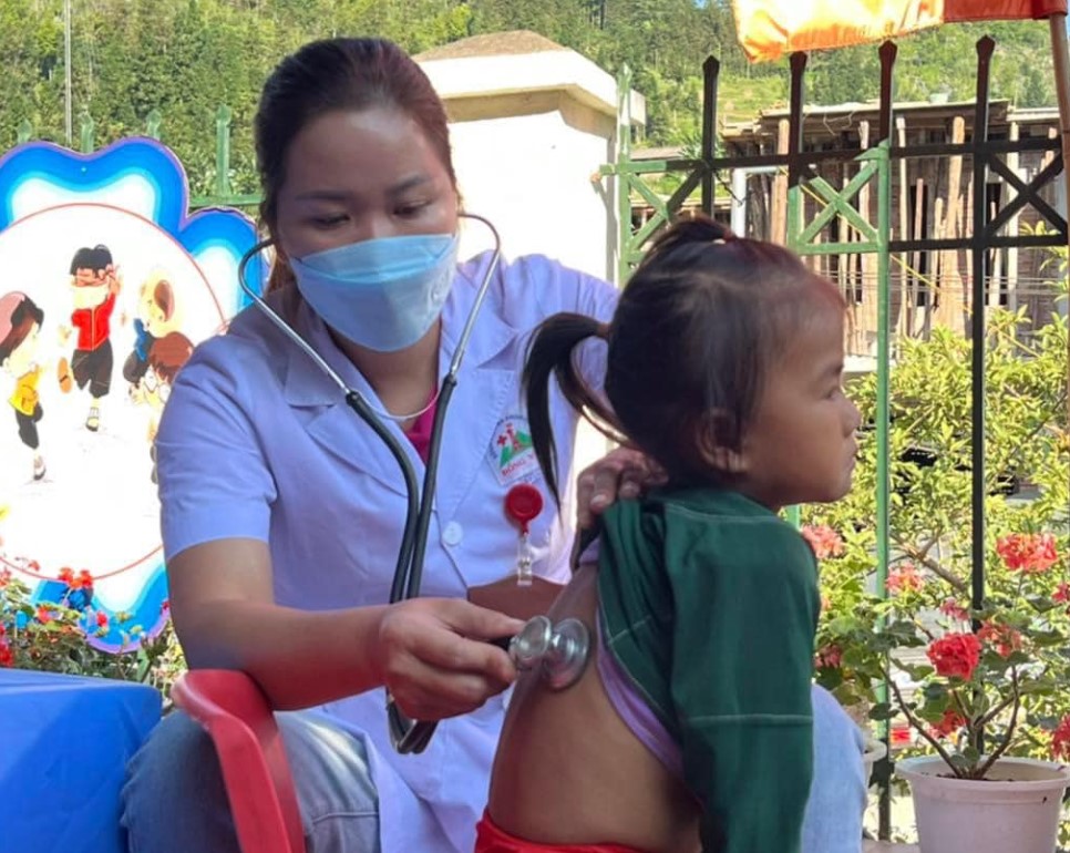 Ngành y tế Hà Giang Triển khai khám sức khỏe cho học sinh Trường Mầm non xã Lũng Phìn và Trường Tiểu học xã Ngọc Long