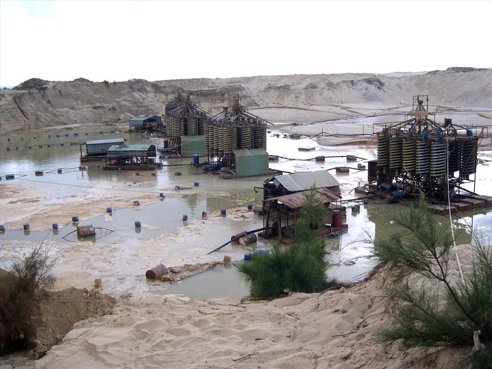 Bình Định chỉ đạo xử lý nghiêm hành vi buôn lậu gian lận thương mại, xuất nhập khẩu khoáng sản trái phép