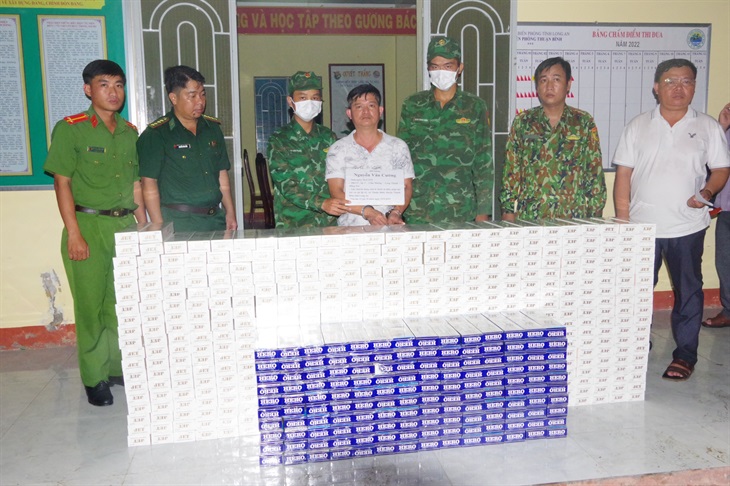Long An Bắt đối tượng vận chuyển 6.000 bao thuốc lá ngoại nhập lậu ở huyện Bến Lức