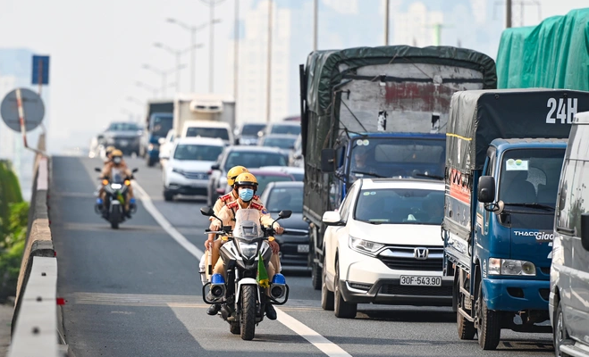 Hà Nội Xử lý nghiêm các phương tiện đi vào làn khẩn cấp trên đường vành đai 3