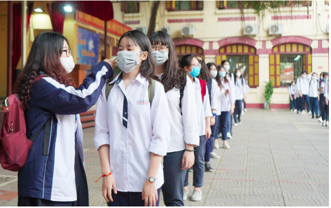 Sở GDĐT Hà Nội ra văn bản yêu cầu Ban Phụ huynh không được phép thu 7 khoản tiền