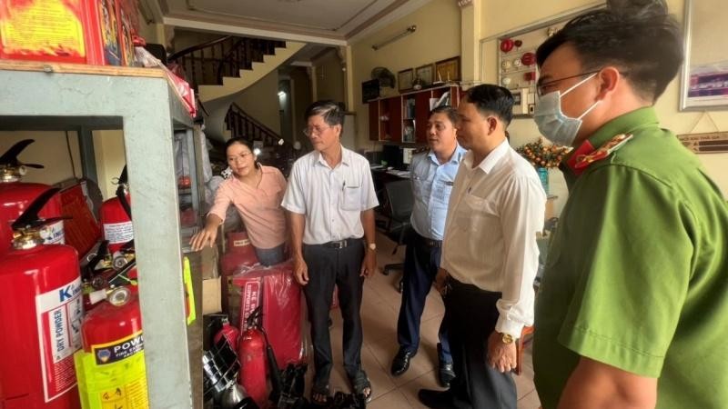 Phát hiện nhiều cơ sở bán thiết bị phòng cháy, chữa cháy kém chất lượng tại Đồng Nai
