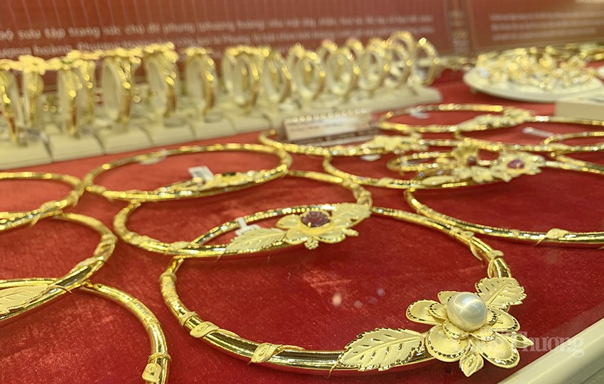 Giá vàng hôm nay 289 Vàng trong nước giao dịch quanh ngưỡng 64,6 - 65,6 triệu đồnglượng