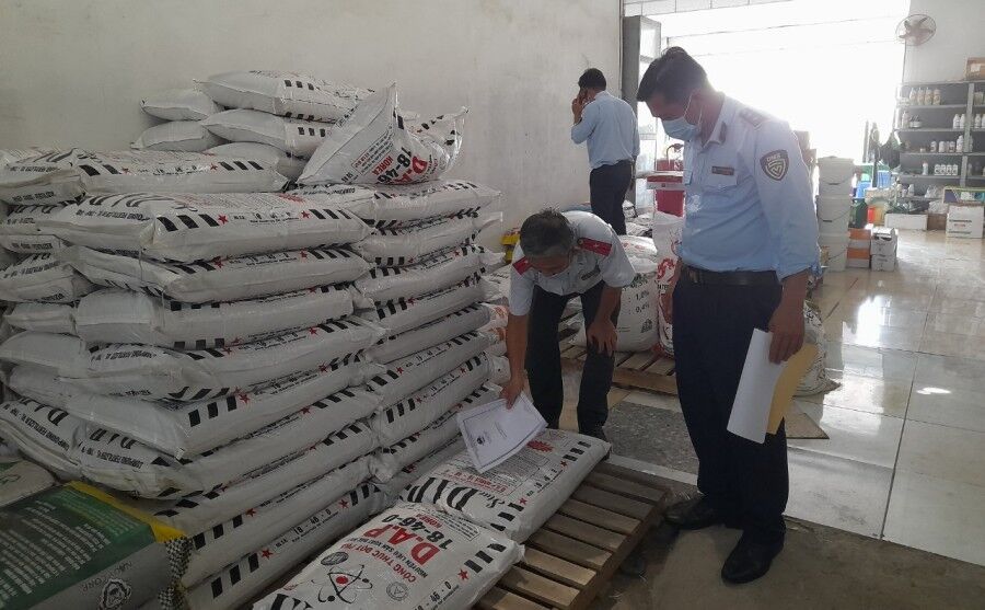 Nhức nhối vấn nạn phân bón giả hoành hành ở các tỉnh miền Tây