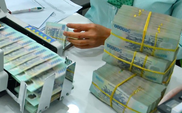 Lãi suất liên ngân hàng hạ nhiệt, NHTM tiếp tục tăng mạnh lãi suất huy động