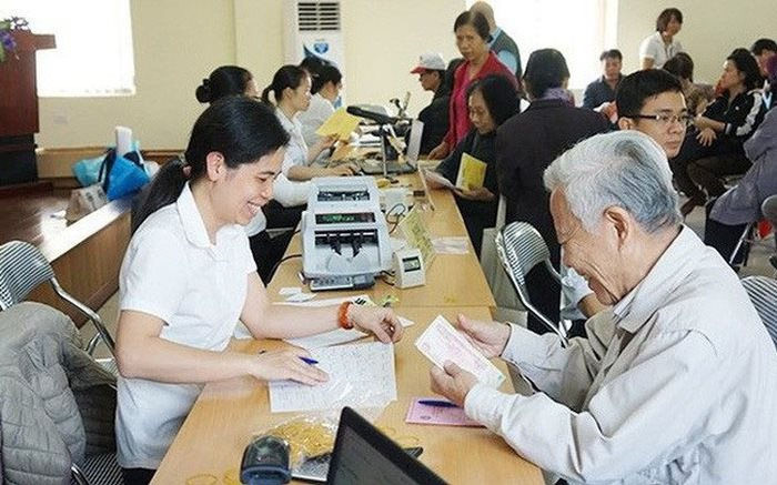 Quy định về nghỉ hưu ở tuổi cao hơn đối với cán bộ, công chức quản lý