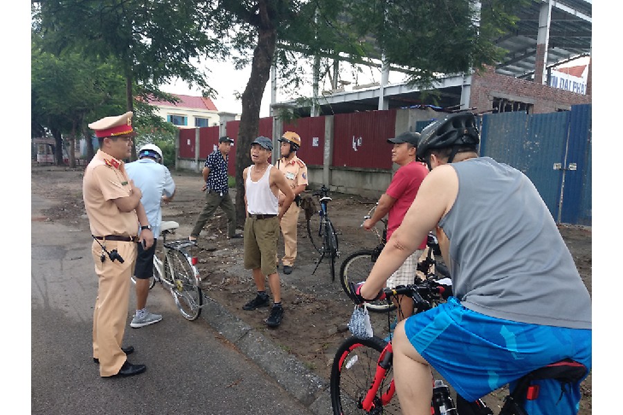 Hải Phòng Xử lý nghiêm vi phạm an toàn giao thông trên tuyến đường Lê Hồng Phong