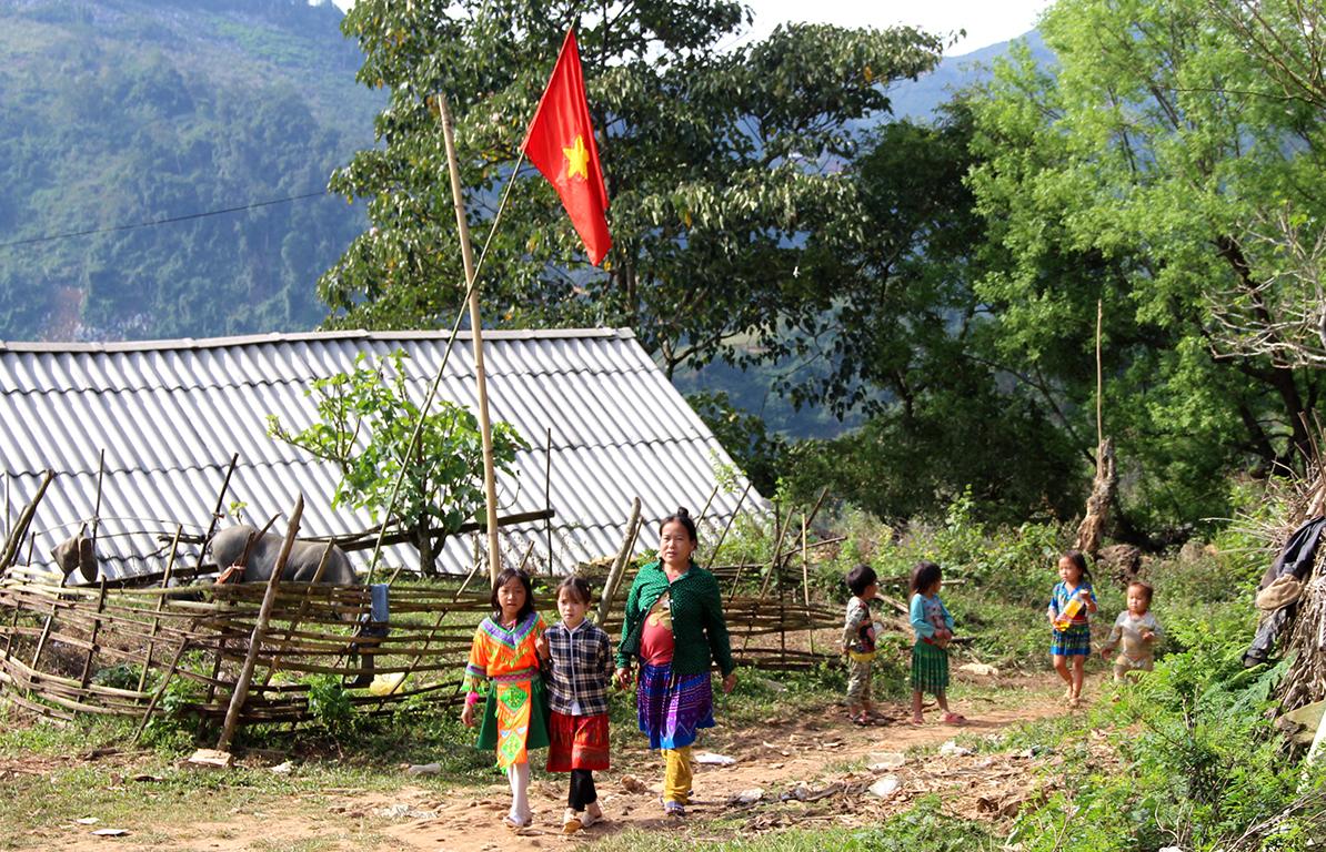 Bắt cán bộ chính sách xã tham ô gần 100 triệu đồng tiền hỗ trợ người dân